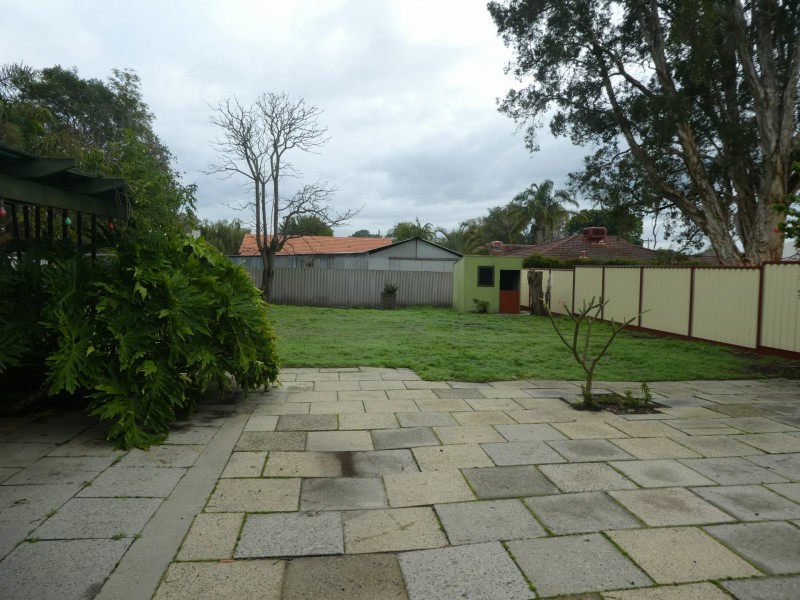 26 Bernice Way, Thornlie WA 6108