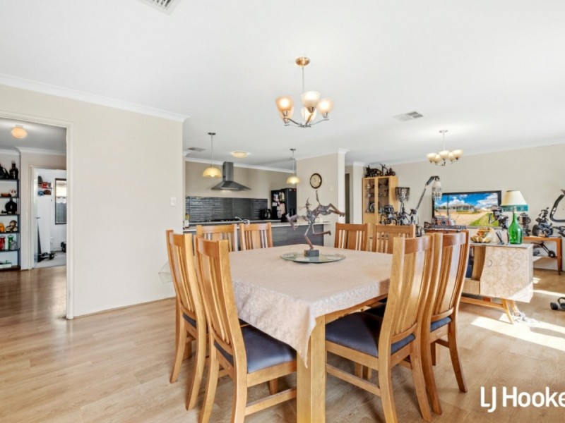 22 Strathclyde Circuit, Champion Lakes WA 6111