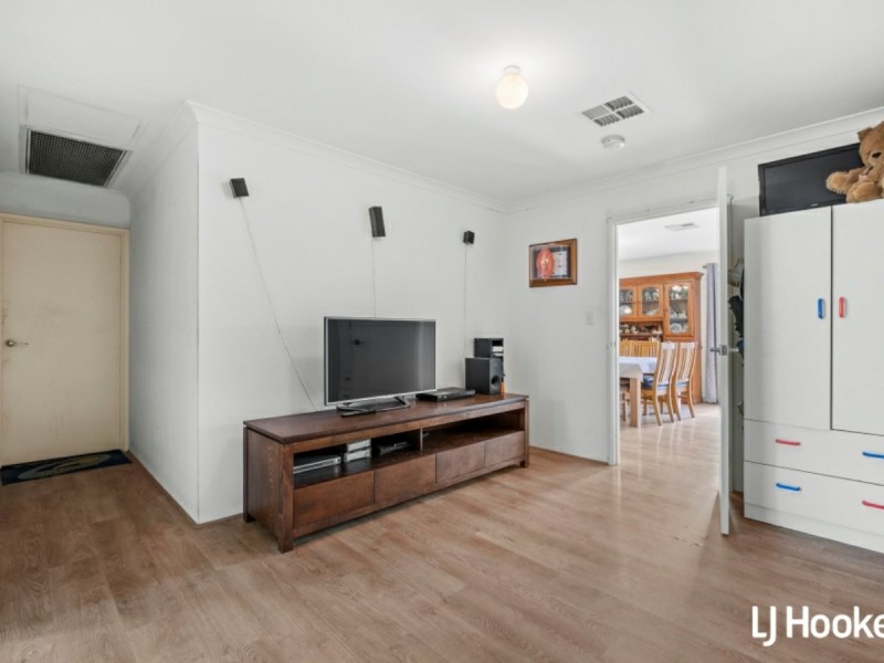 22 Strathclyde Circuit, Champion Lakes WA 6111