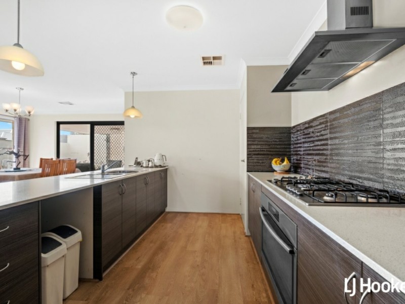 22 Strathclyde Circuit, Champion Lakes WA 6111