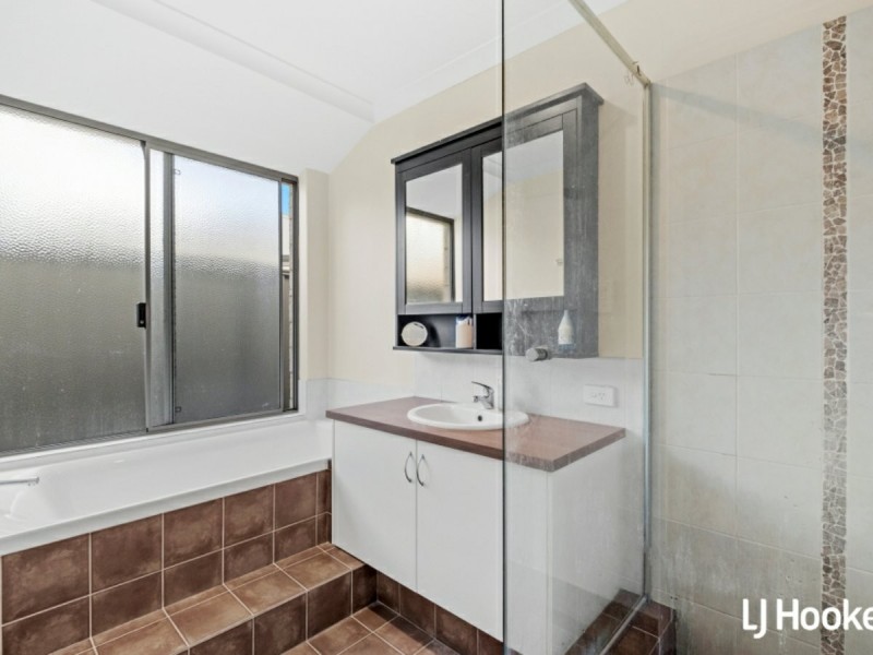 22 Strathclyde Circuit, Champion Lakes WA 6111