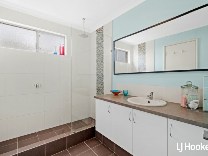 22 Strathclyde Circuit, Champion Lakes WA 6111