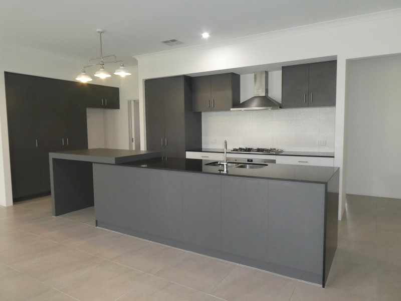 5 Vault Road, Southern River WA 6110