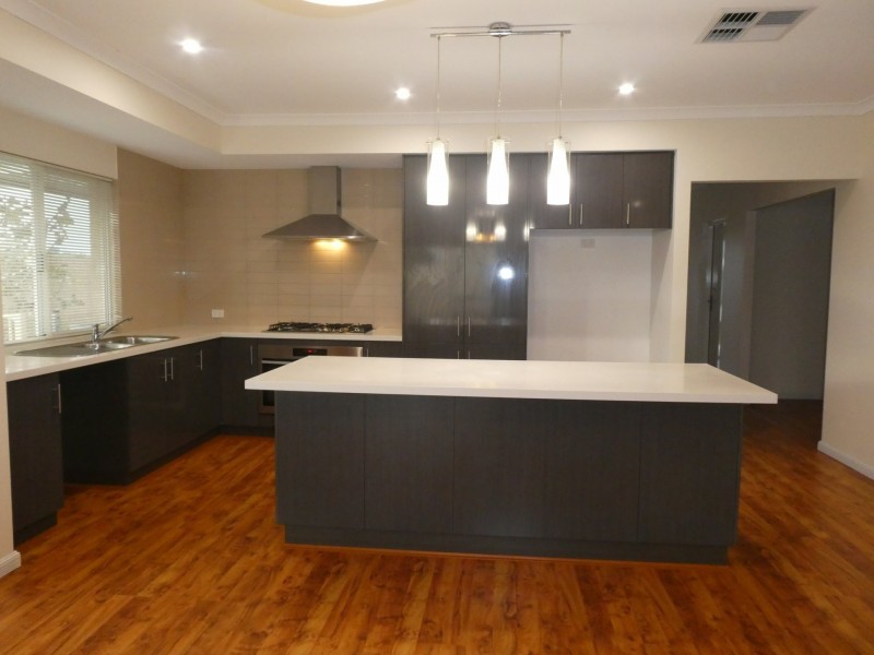 1 Claridge Circle, Thornlie WA 6108