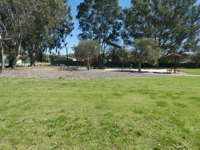 4 Manup Court, Kenwick WA 6107