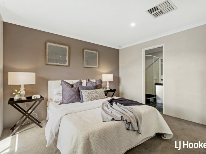 8 Linaria Way, Canning Vale WA 6155