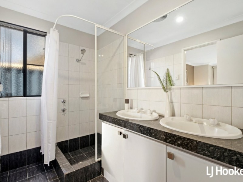 8 Linaria Way, Canning Vale WA 6155