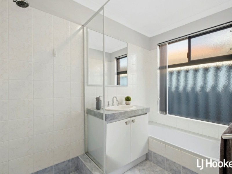 8 Linaria Way, Canning Vale WA 6155