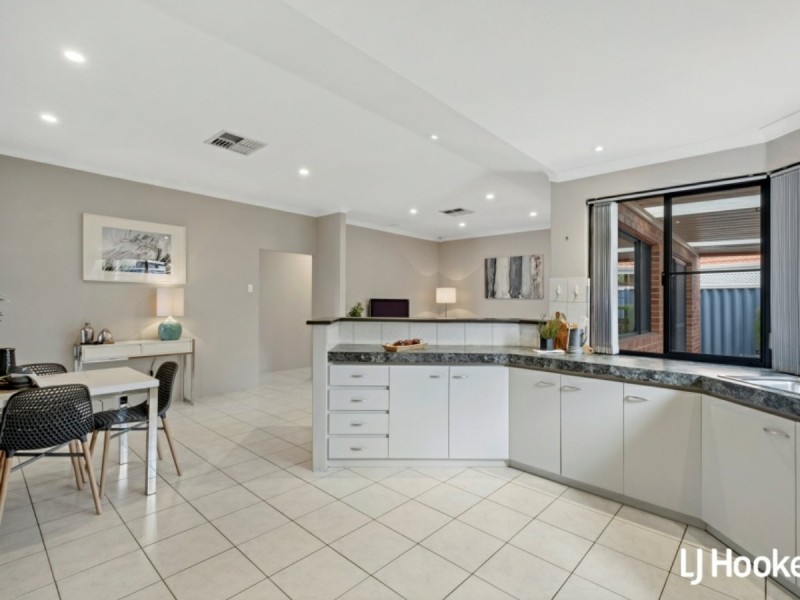 8 Linaria Way, Canning Vale WA 6155