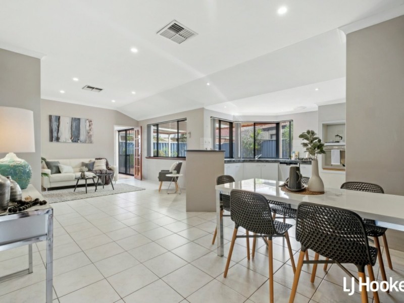 8 Linaria Way, Canning Vale WA 6155