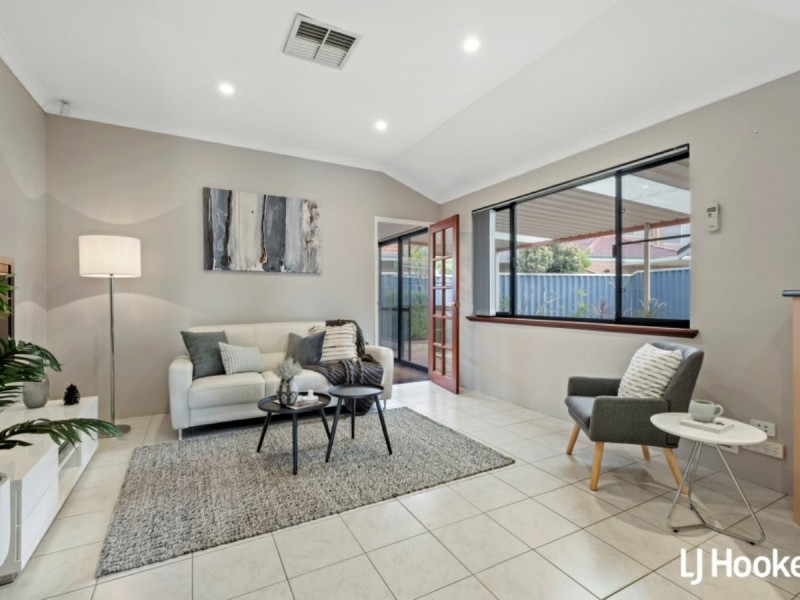 8 Linaria Way, Canning Vale WA 6155