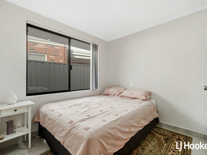 196 Honeywood Avenue, Wandi WA 6167