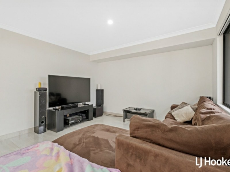 196 Honeywood Avenue, Wandi WA 6167