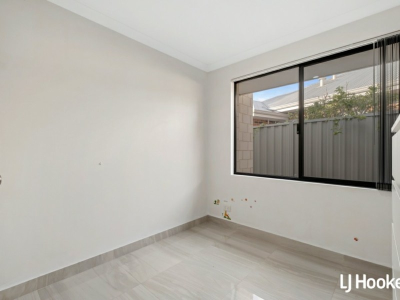 196 Honeywood Avenue, Wandi WA 6167