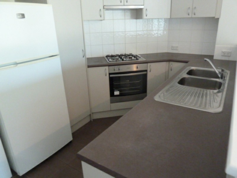 Apartment 4/17 Southdown Place, Thornlie WA 6108