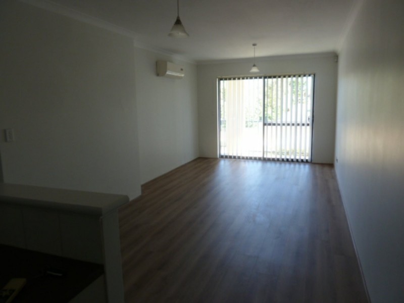 Apartment 4/17 Southdown Place, Thornlie WA 6108