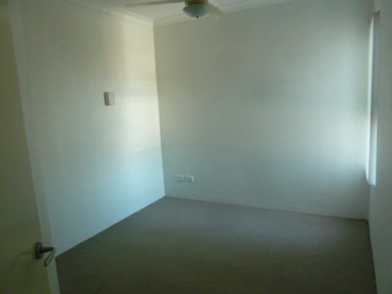 Apartment 4/17 Southdown Place, Thornlie WA 6108