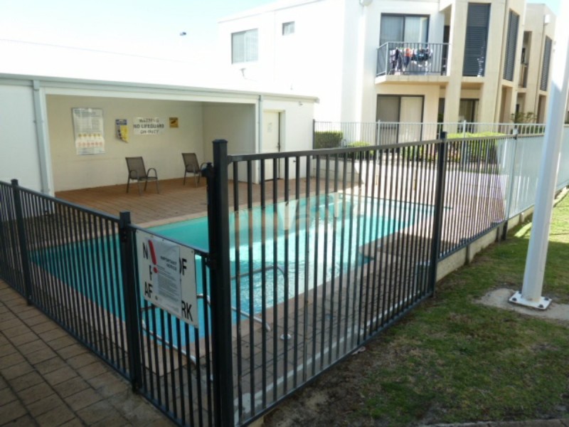 Apartment 4/17 Southdown Place, Thornlie WA 6108