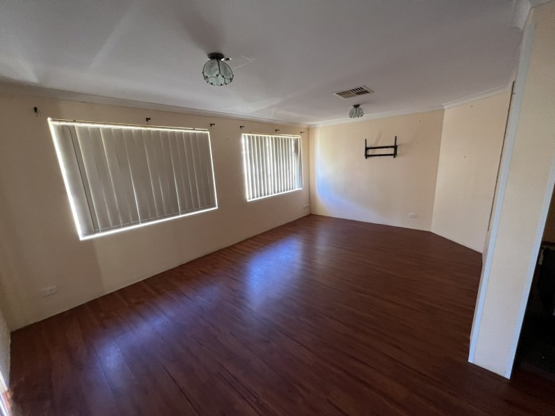 6 Pipit Close, Huntingdale WA 6110