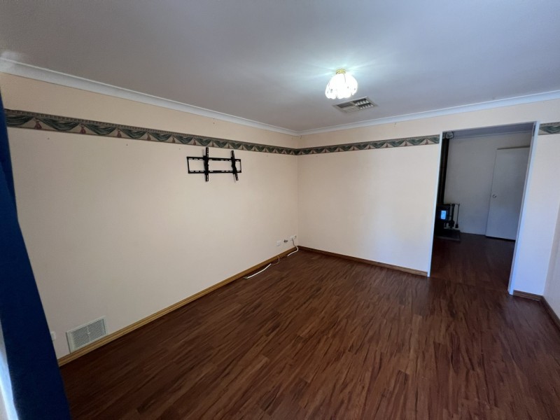 6 Pipit Close, Huntingdale WA 6110