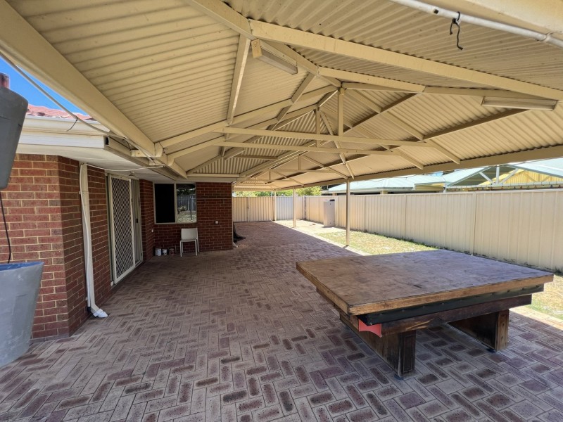 6 Pipit Close, Huntingdale WA 6110