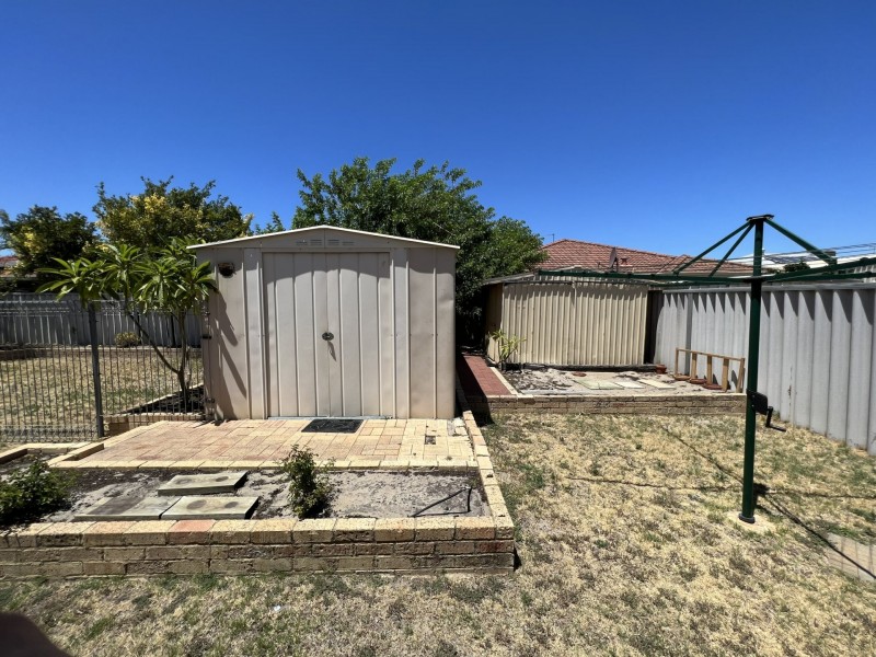 6 Pipit Close, Huntingdale WA 6110