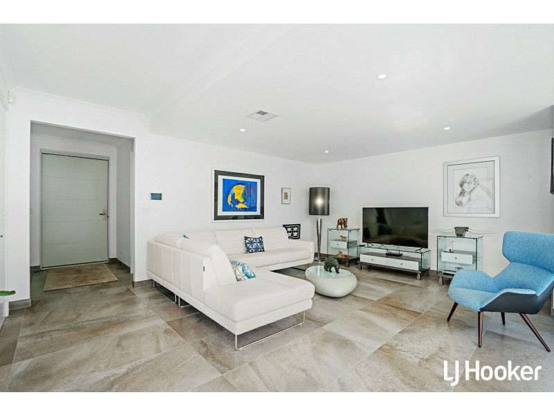 19 Wanstead Street, North Coogee WA 6163