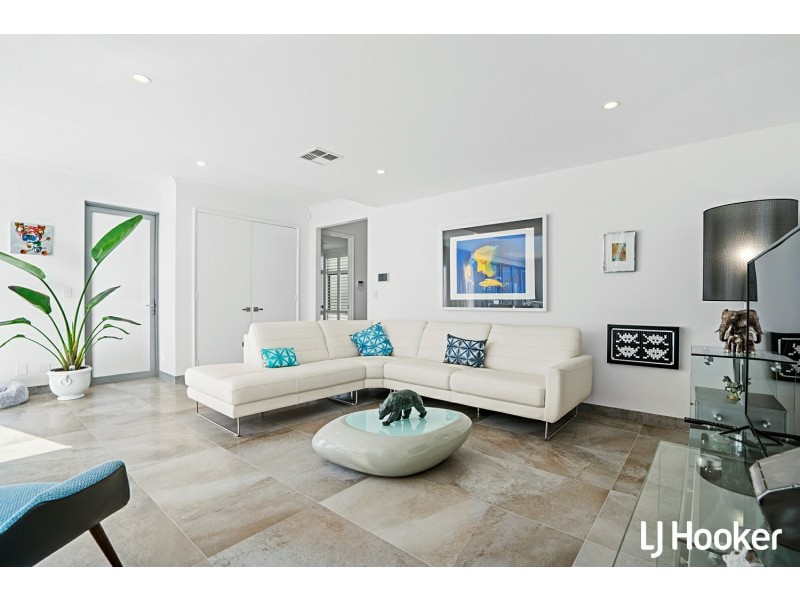 19 Wanstead Street, North Coogee WA 6163