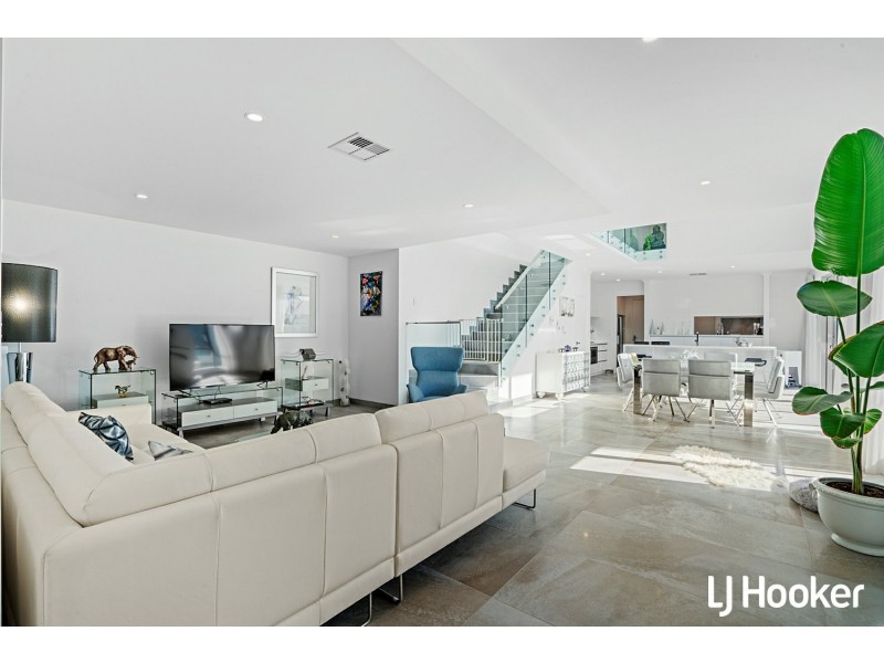 19 Wanstead Street, North Coogee WA 6163