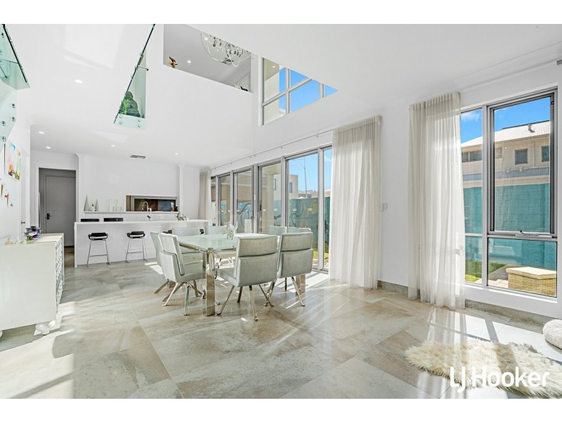 19 Wanstead Street, North Coogee WA 6163