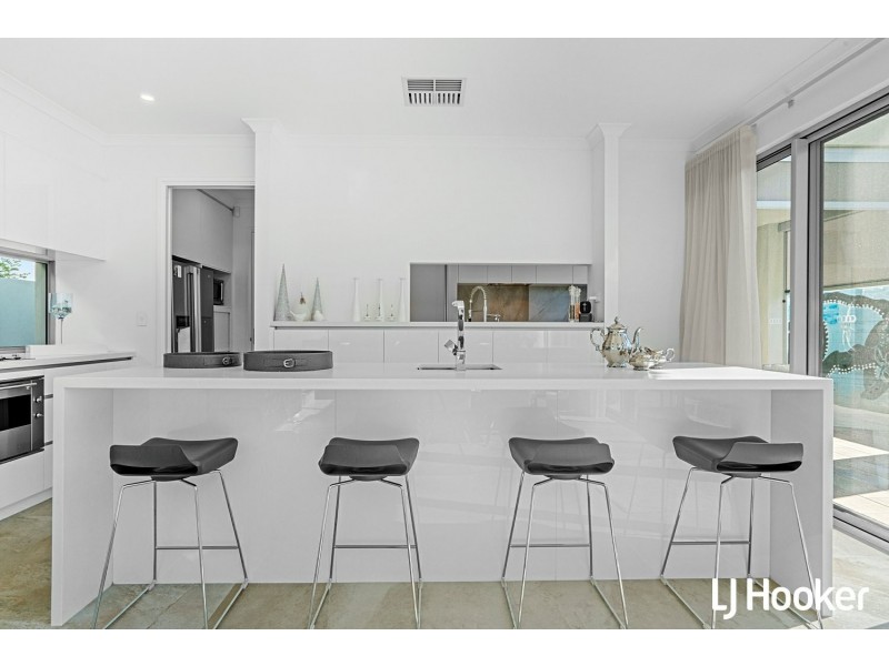 19 Wanstead Street, North Coogee WA 6163