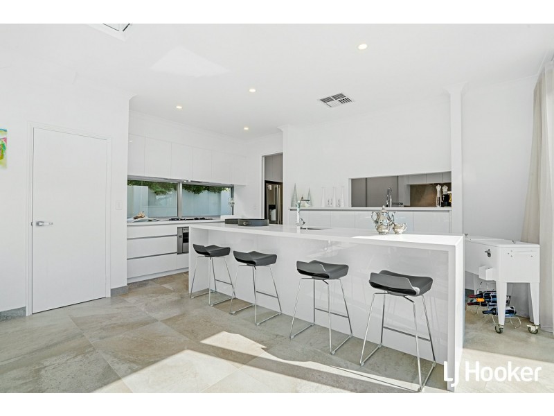 19 Wanstead Street, North Coogee WA 6163