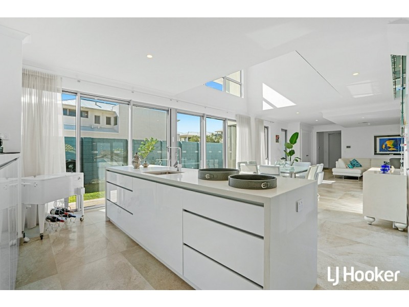 19 Wanstead Street, North Coogee WA 6163