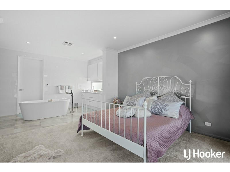 19 Wanstead Street, North Coogee WA 6163