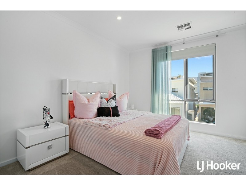 19 Wanstead Street, North Coogee WA 6163