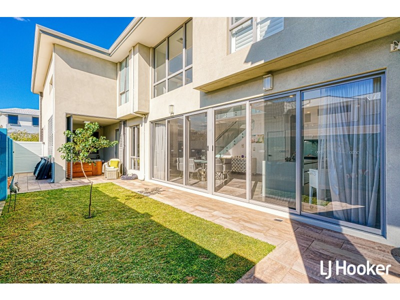 19 Wanstead Street, North Coogee WA 6163