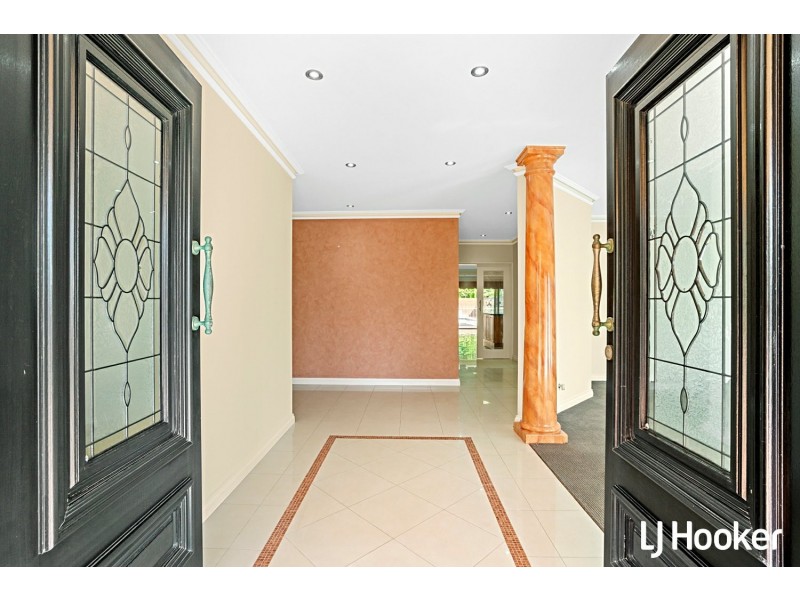 9 Zenith Street, Shelley WA 6148