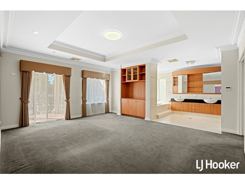 9 Zenith Street, Shelley WA 6148