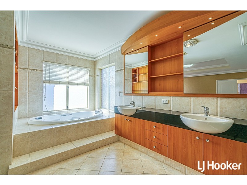 9 Zenith Street, Shelley WA 6148