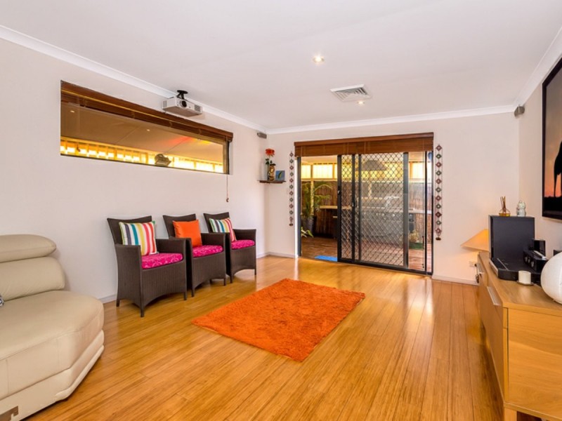 18 Aviemore Green, Canning Vale WA 6155