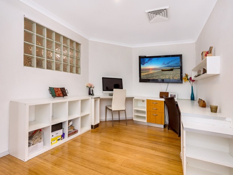 18 Aviemore Green, Canning Vale WA 6155