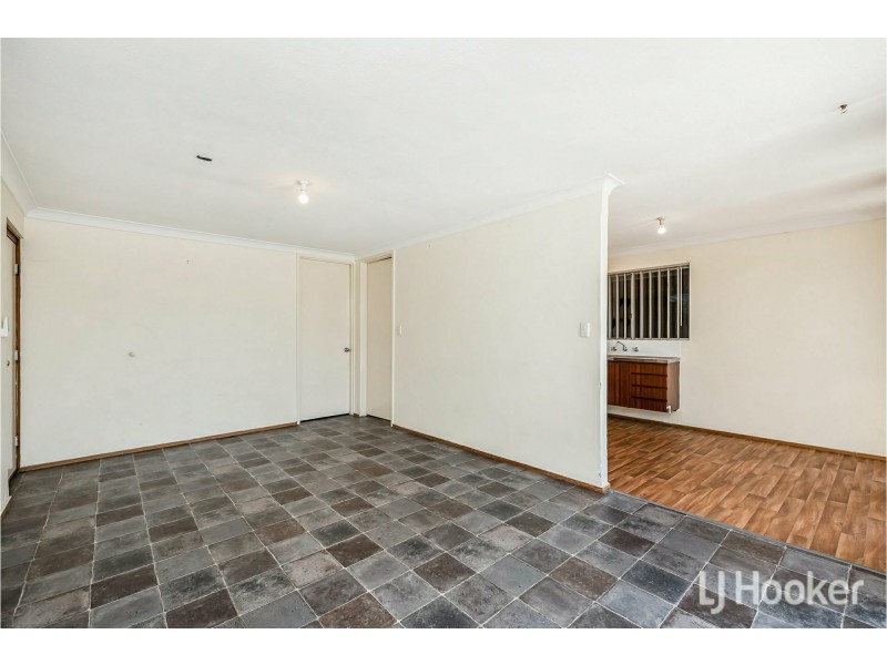 9a Conifer Street, Maddington WA 6109