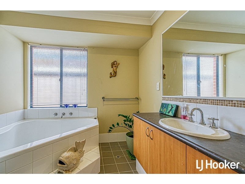 10 Frampton Crescent, Canning Vale WA 6155