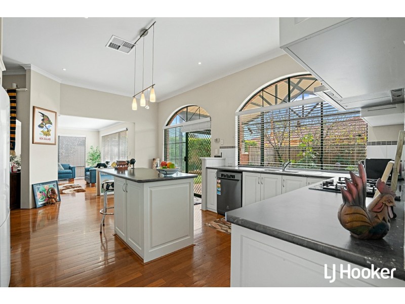 10 Frampton Crescent, Canning Vale WA 6155