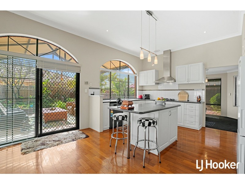 10 Frampton Crescent, Canning Vale WA 6155