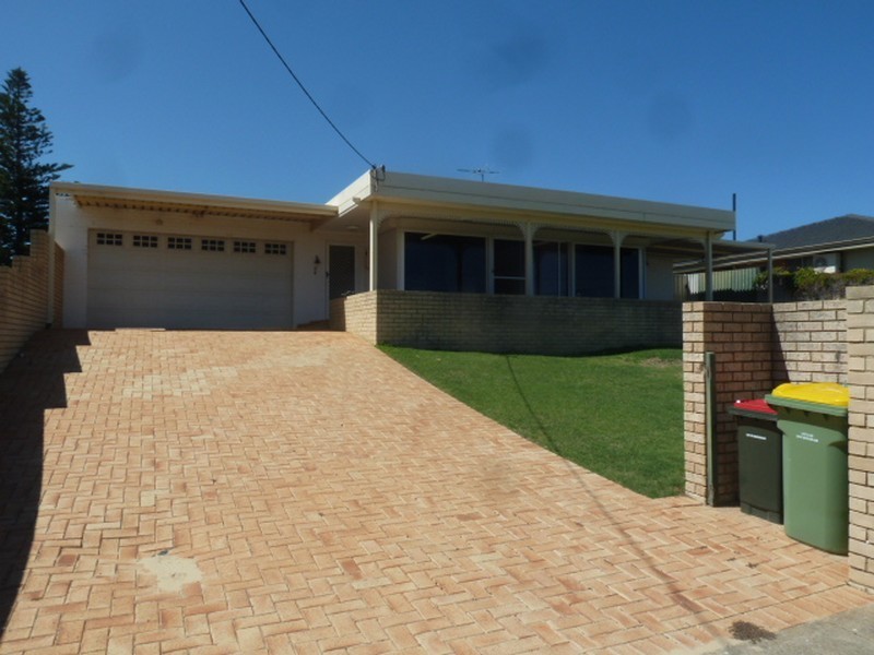 109 Rockingham Beach Road, Rockingham WA 6168