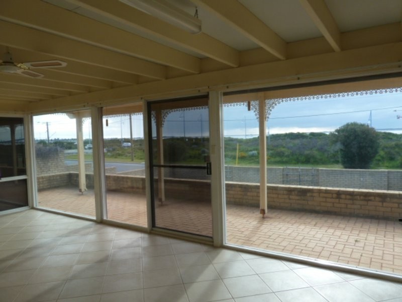 109 Rockingham Beach Road, Rockingham WA 6168