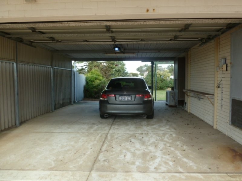 109 Rockingham Beach Road, Rockingham WA 6168