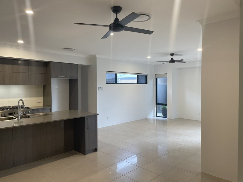 23 MINETTE ROAD, Piara Waters WA 6112