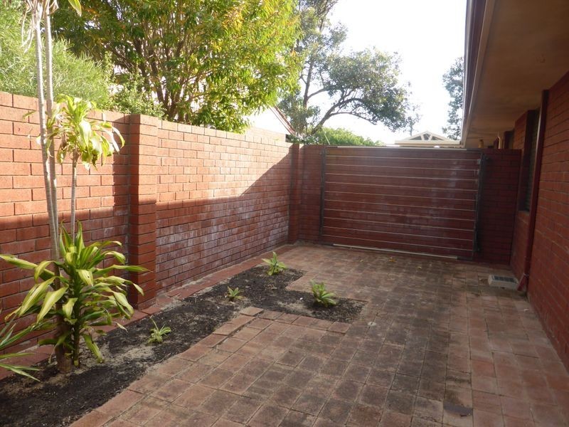 5a Menzies Place, Thornlie WA 6108